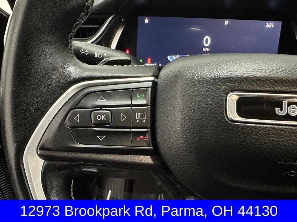 2022 Jeep Grand Cherokee L Laredo 4x4