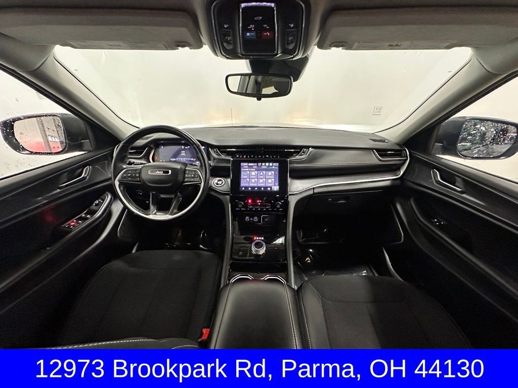 2022 Jeep Grand Cherokee L Laredo 4x4