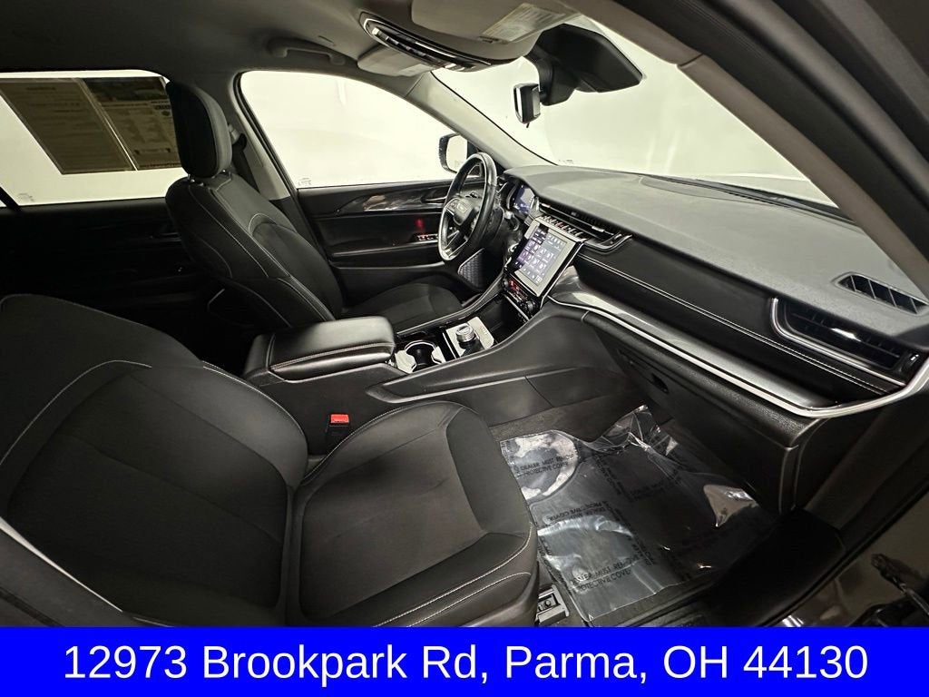 2022 Jeep Grand Cherokee L Laredo 4x4