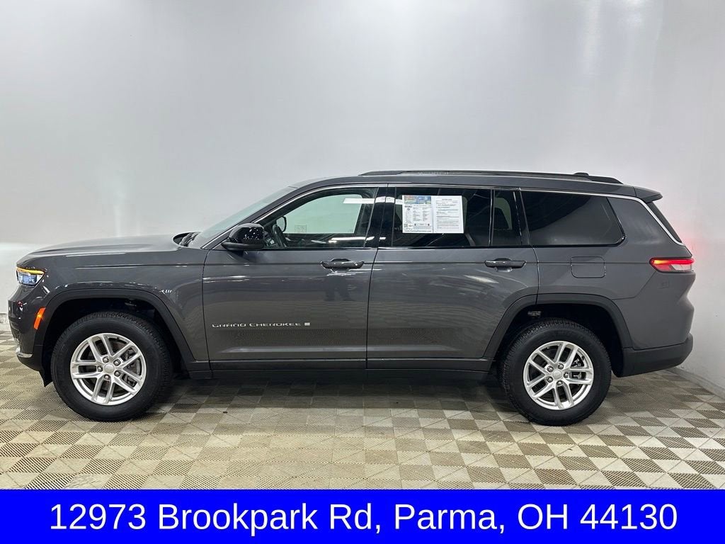 2022 Jeep Grand Cherokee L Laredo 4x4
