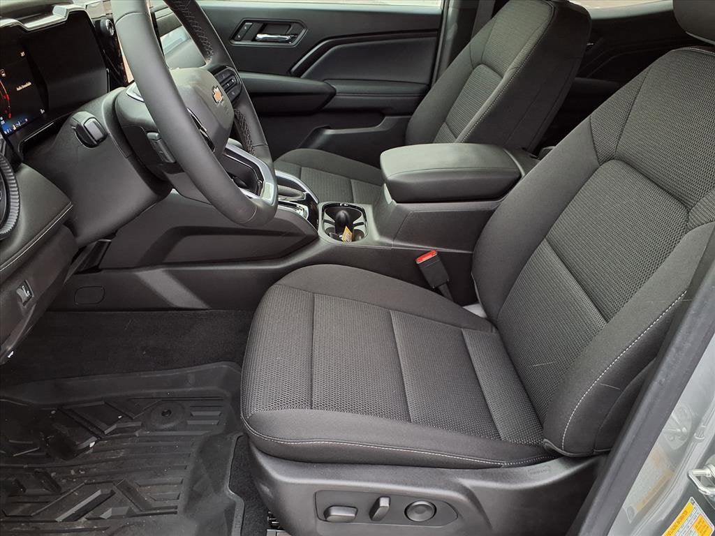 2025 Chevrolet Colorado WT/LT