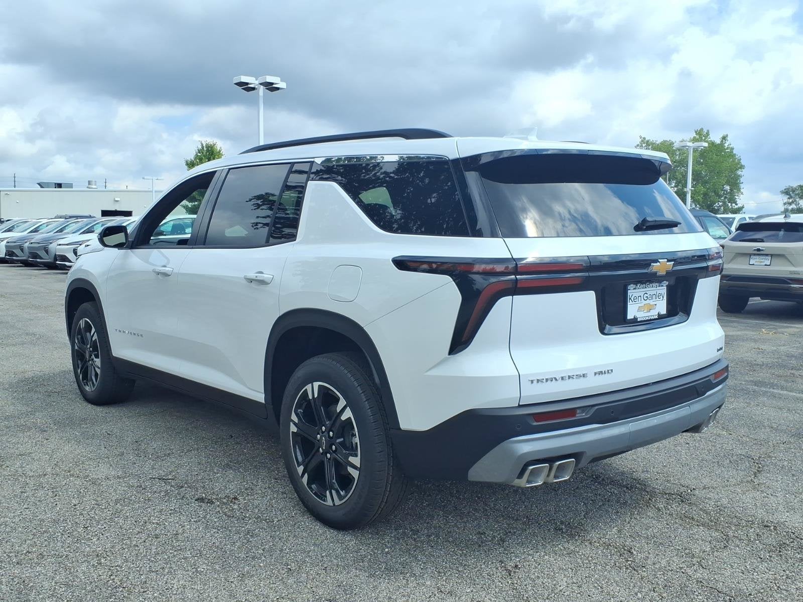 2027 Chevrolet Traverse LT