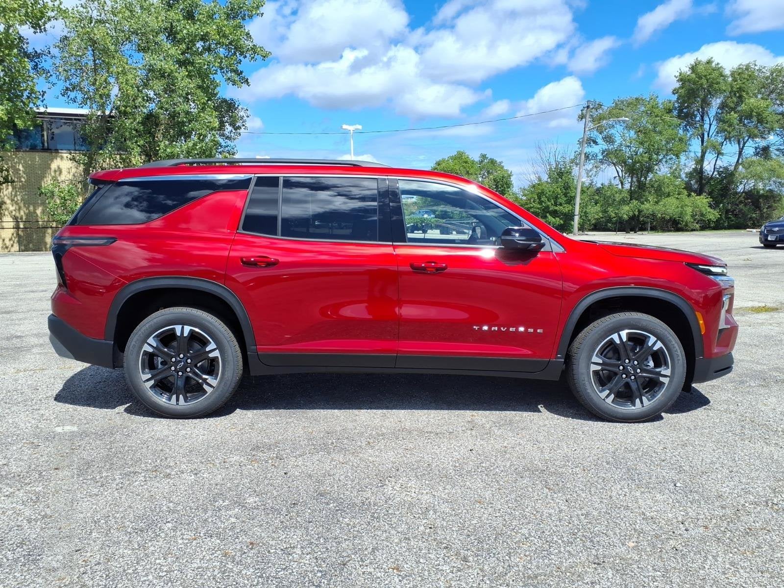 2027 Chevrolet Traverse LT
