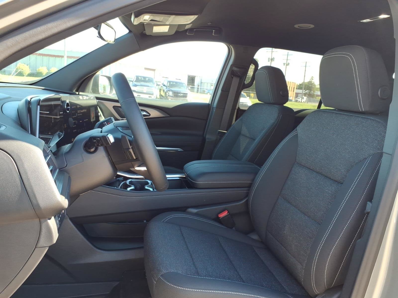 2027 Chevrolet Traverse LT - Photo 6