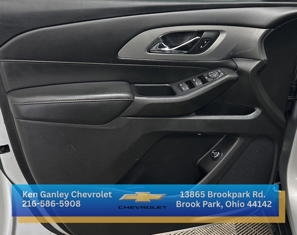 2021 Chevrolet Traverse LT Cloth