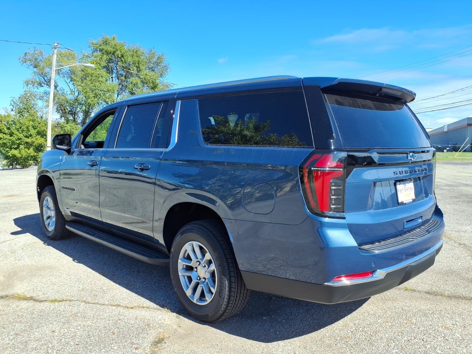 2027 Chevrolet Suburban LS