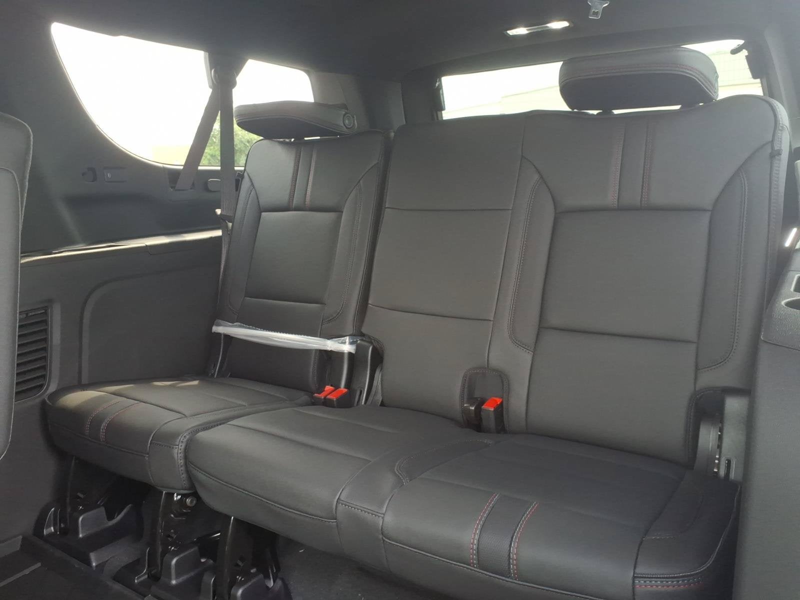 2026 Chevrolet Suburban RST - Photo 10