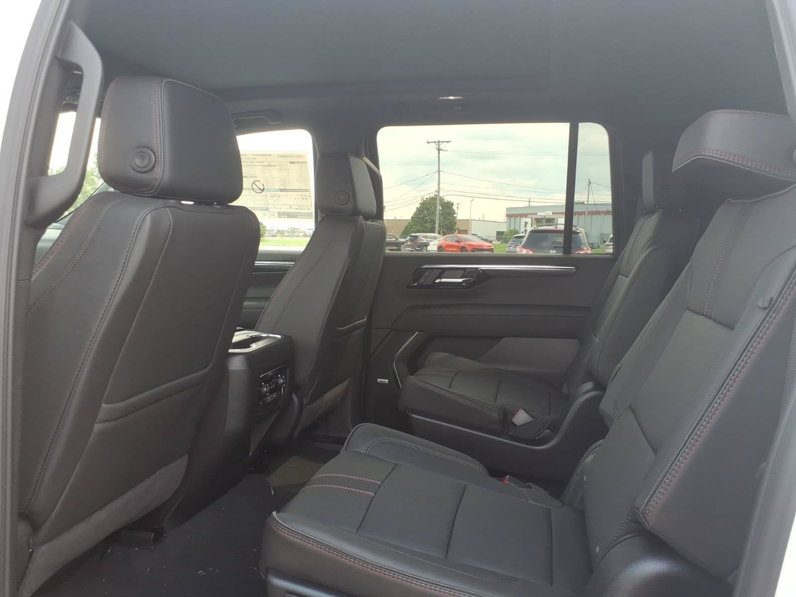 2026 Chevrolet Suburban RST - Photo 9