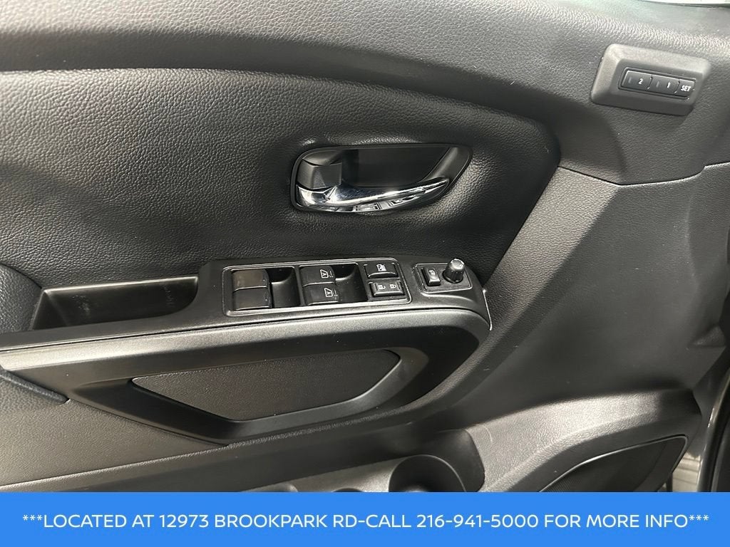 2023 Nissan TITAN Crew Cab PRO-4X 4x4