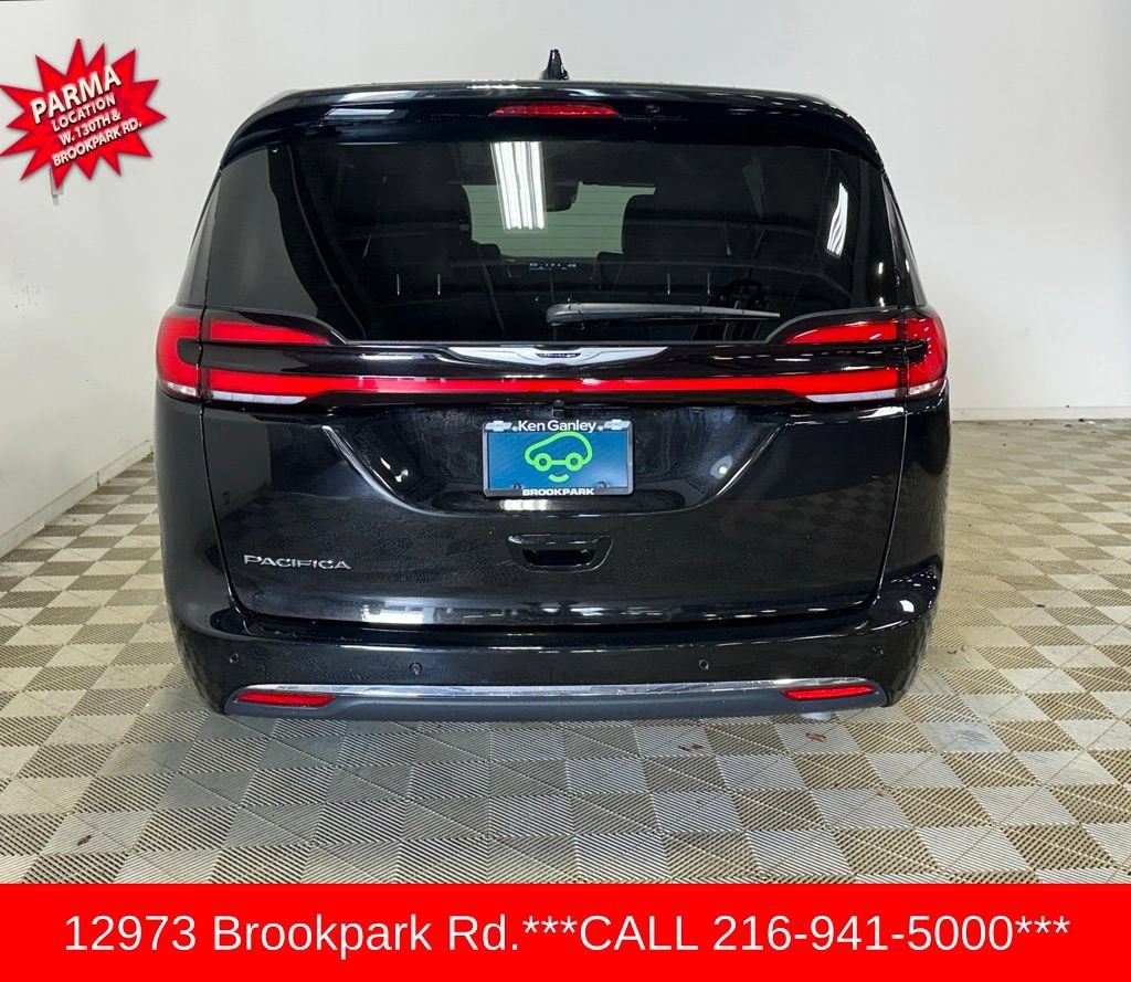 2026 Chrysler Pacifica Select