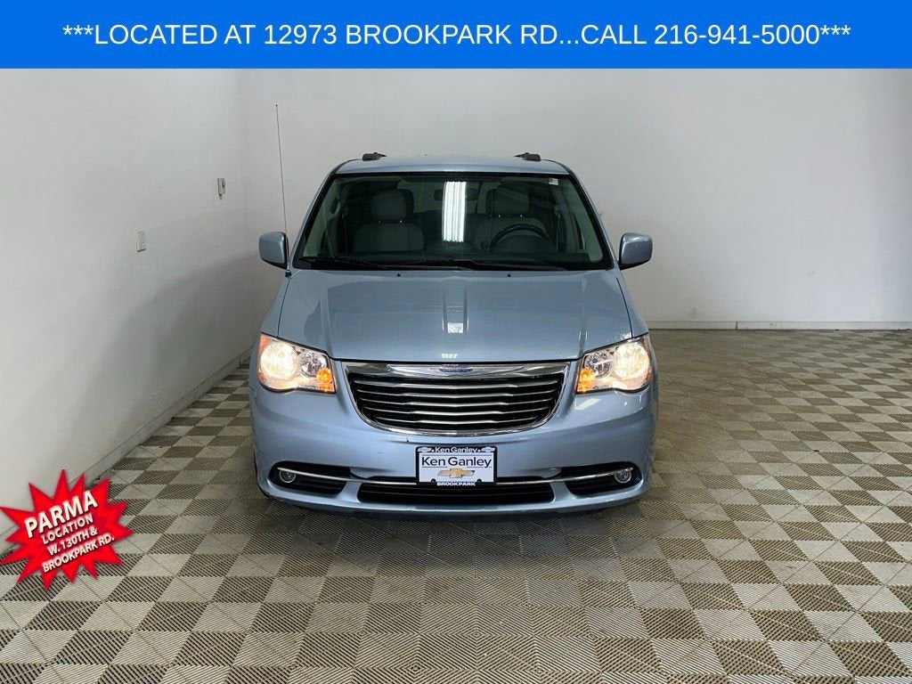 2016 Chrysler Town & Country Touring