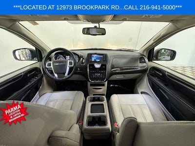 2016 Chrysler Town & Country Touring