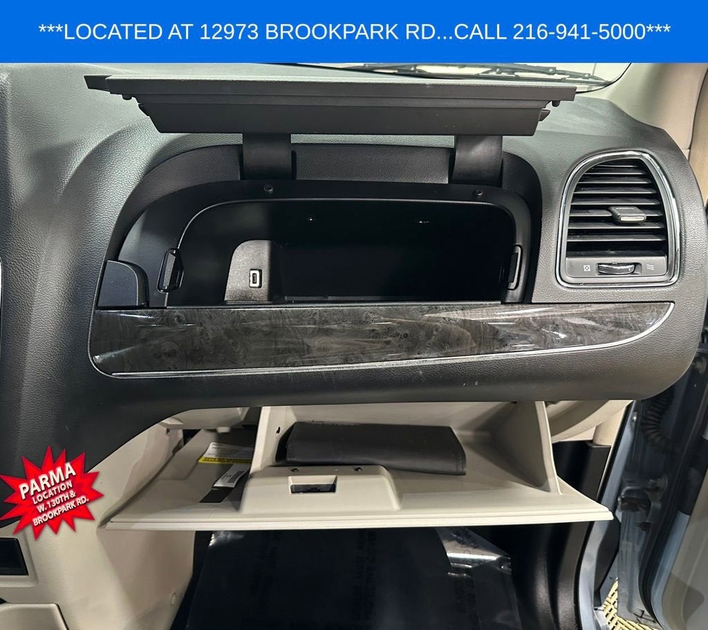 2016 Chrysler Town & Country Touring