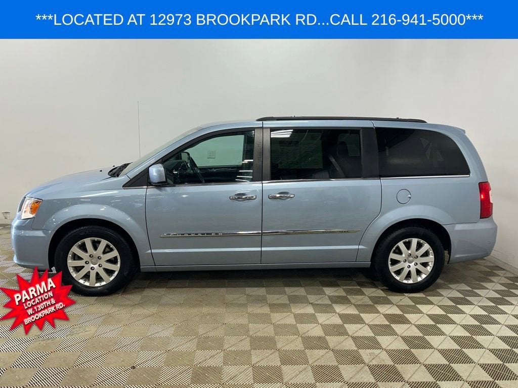 2016 Chrysler Town & Country Touring