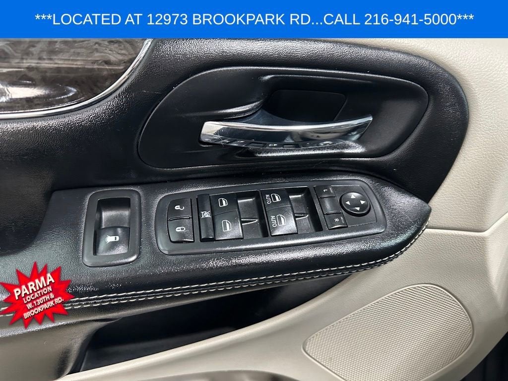 2016 Chrysler Town & Country Touring