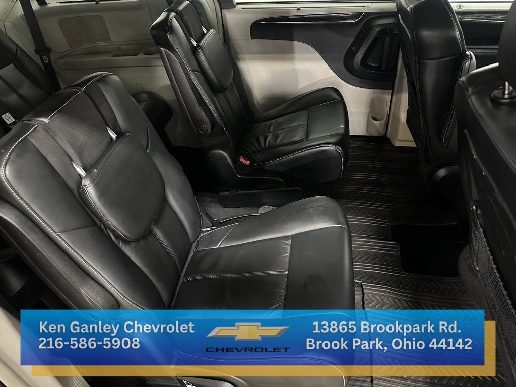 2015 Chrysler Town & Country Limited Platinum