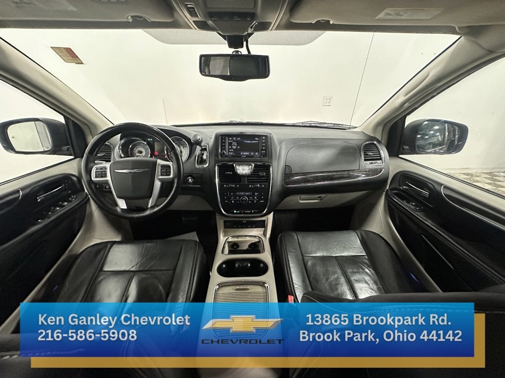 2015 Chrysler Town & Country Limited Platinum