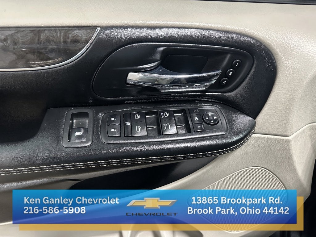 2015 Chrysler Town & Country Limited Platinum