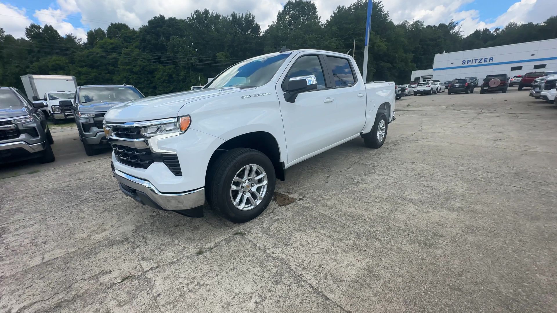 2026 Chevrolet Silverado 1500 LT (2FL)