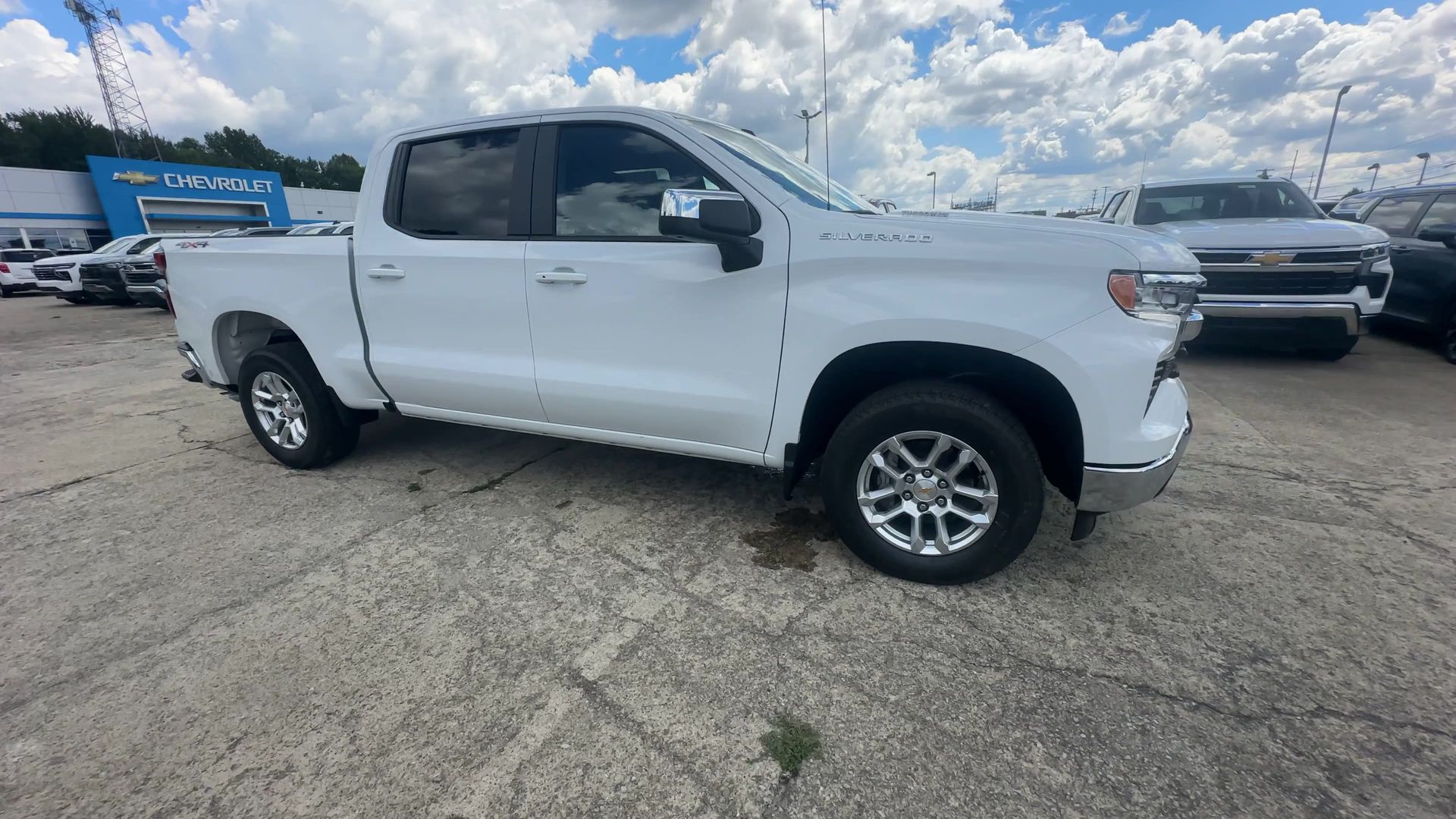 2026 Chevrolet Silverado 1500 LT (2FL)