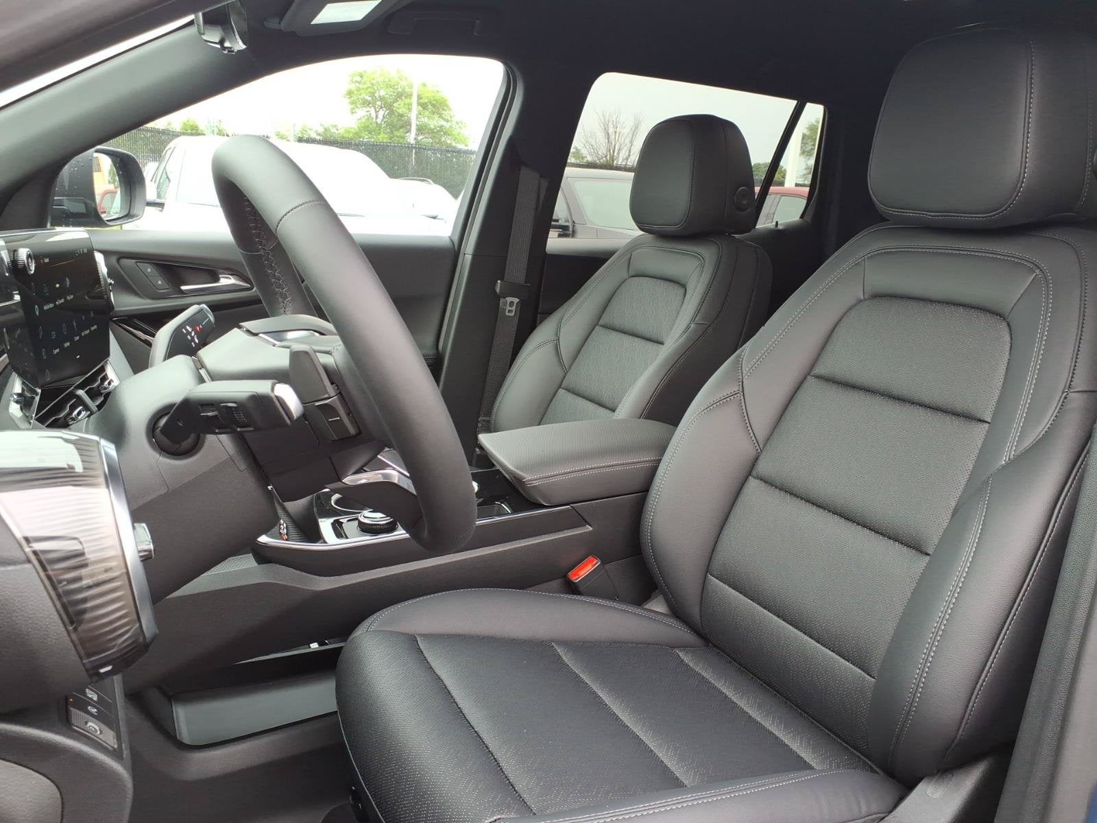 2027 Chevrolet Equinox LT - Photo 7