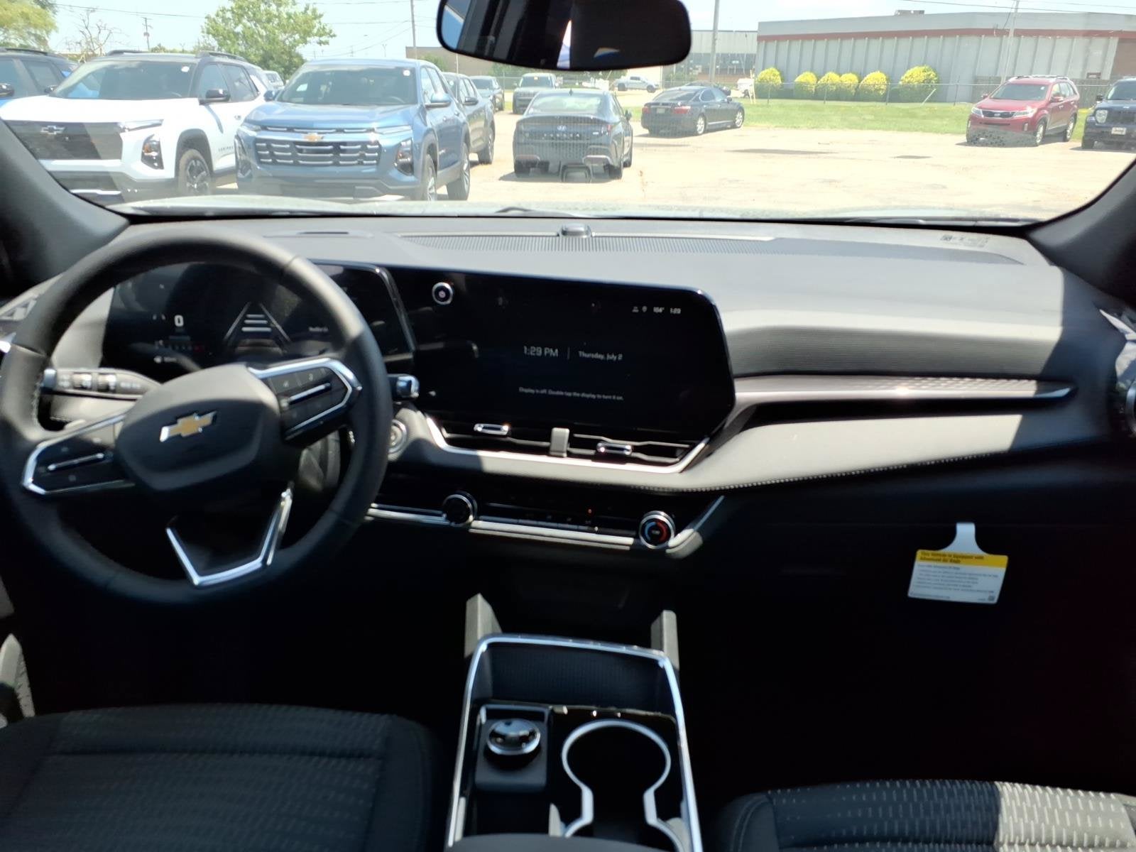 2027 Chevrolet Equinox LT - Photo 8