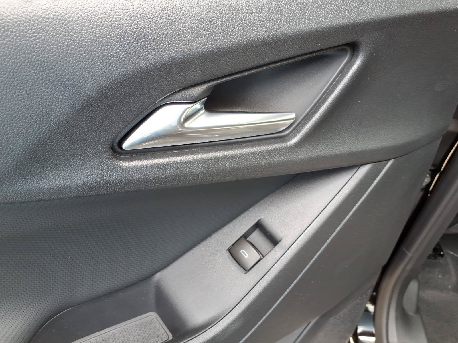2026 Chevrolet Equinox LT - Photo 6