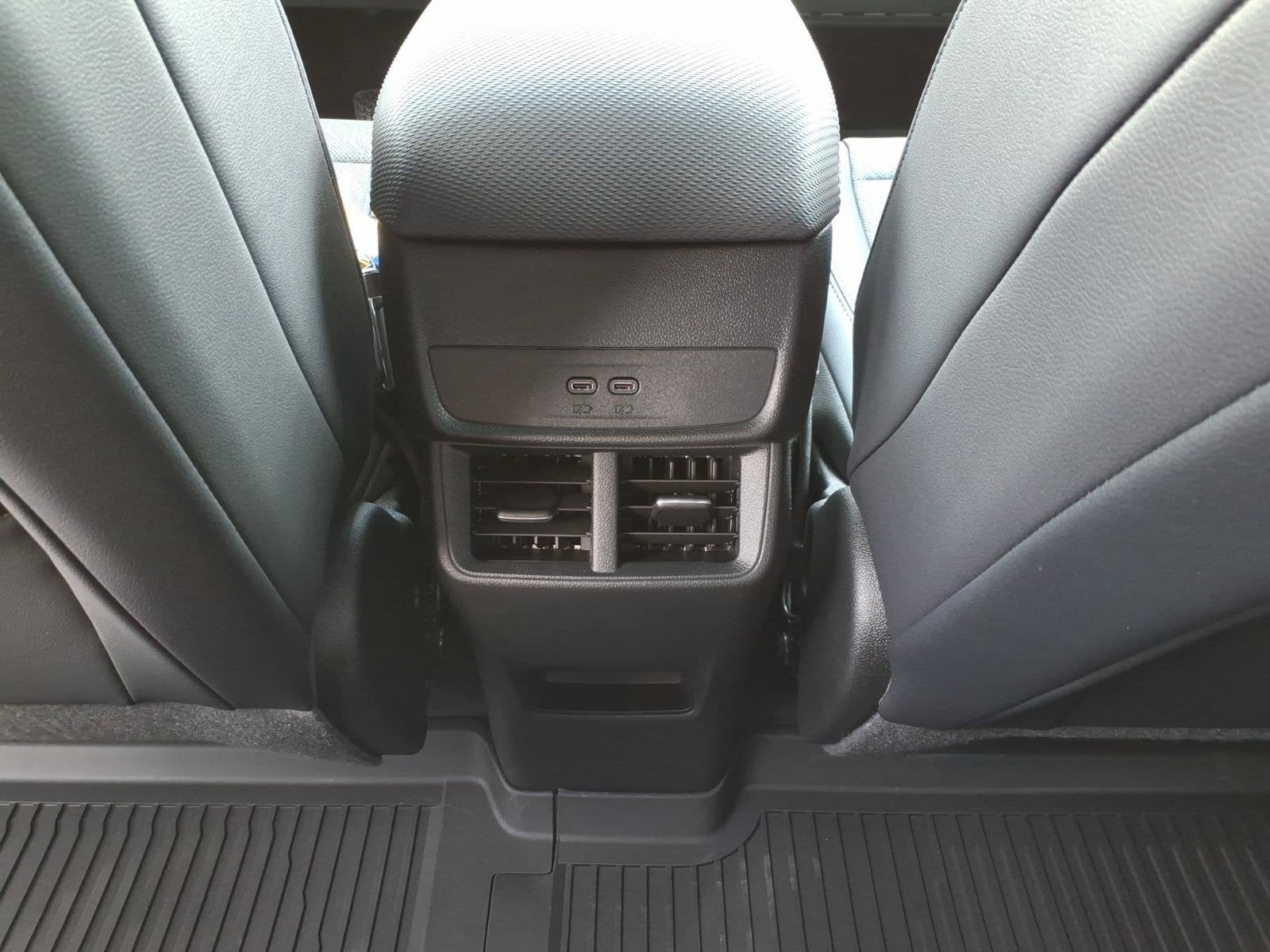 2027 Chevrolet Equinox LT - Photo 7