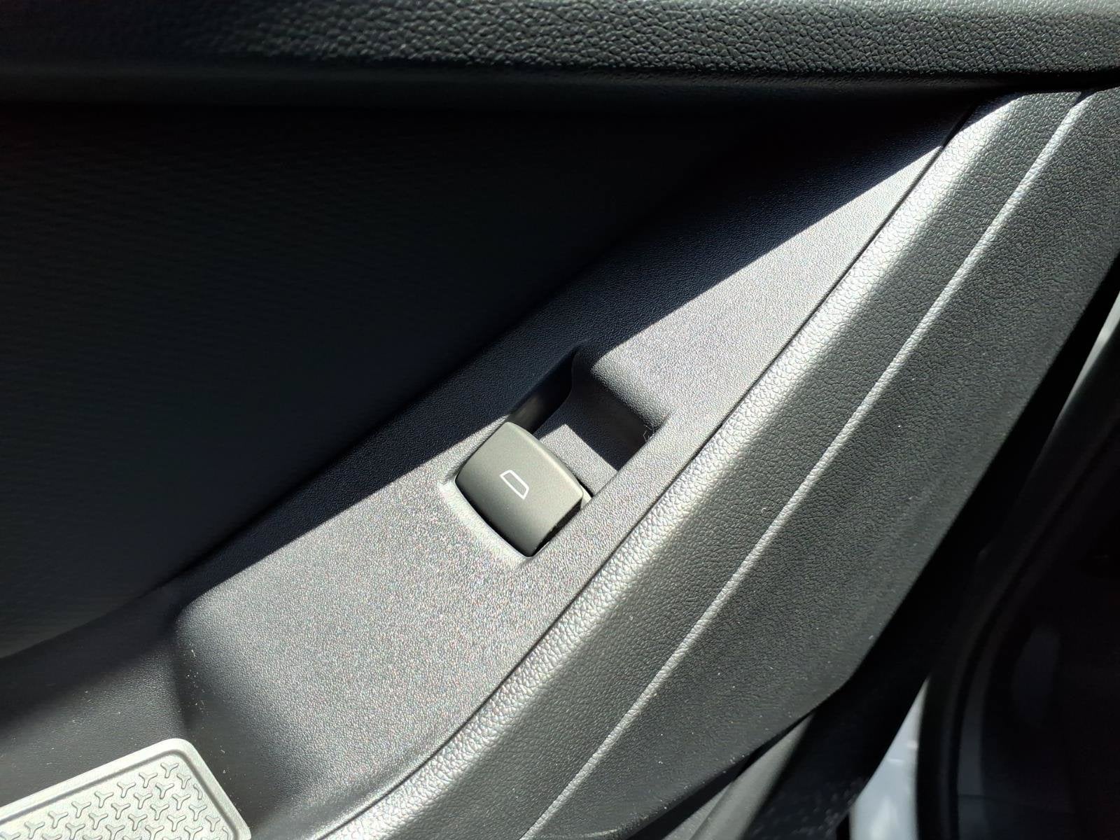 2027 Chevrolet Equinox LT - Photo 6