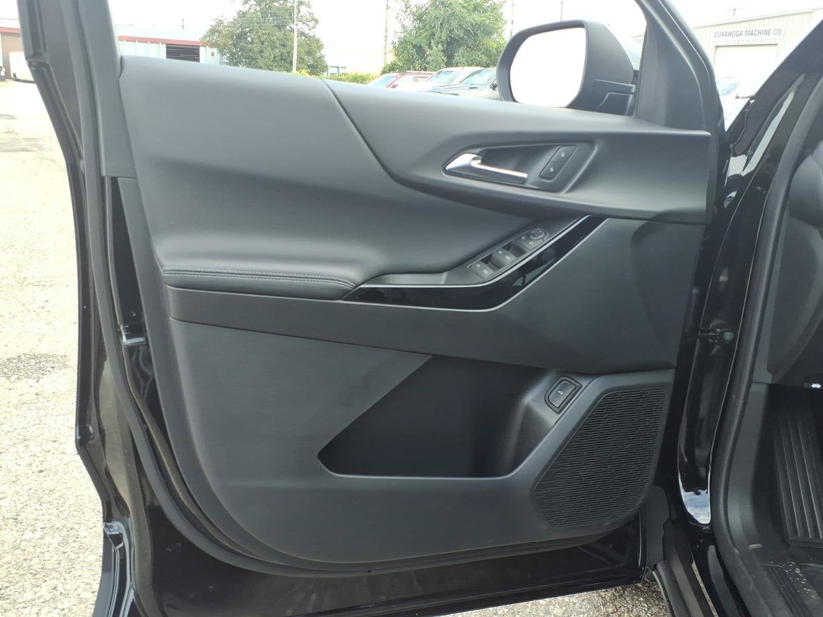 2027 Chevrolet Equinox LT - Photo 6