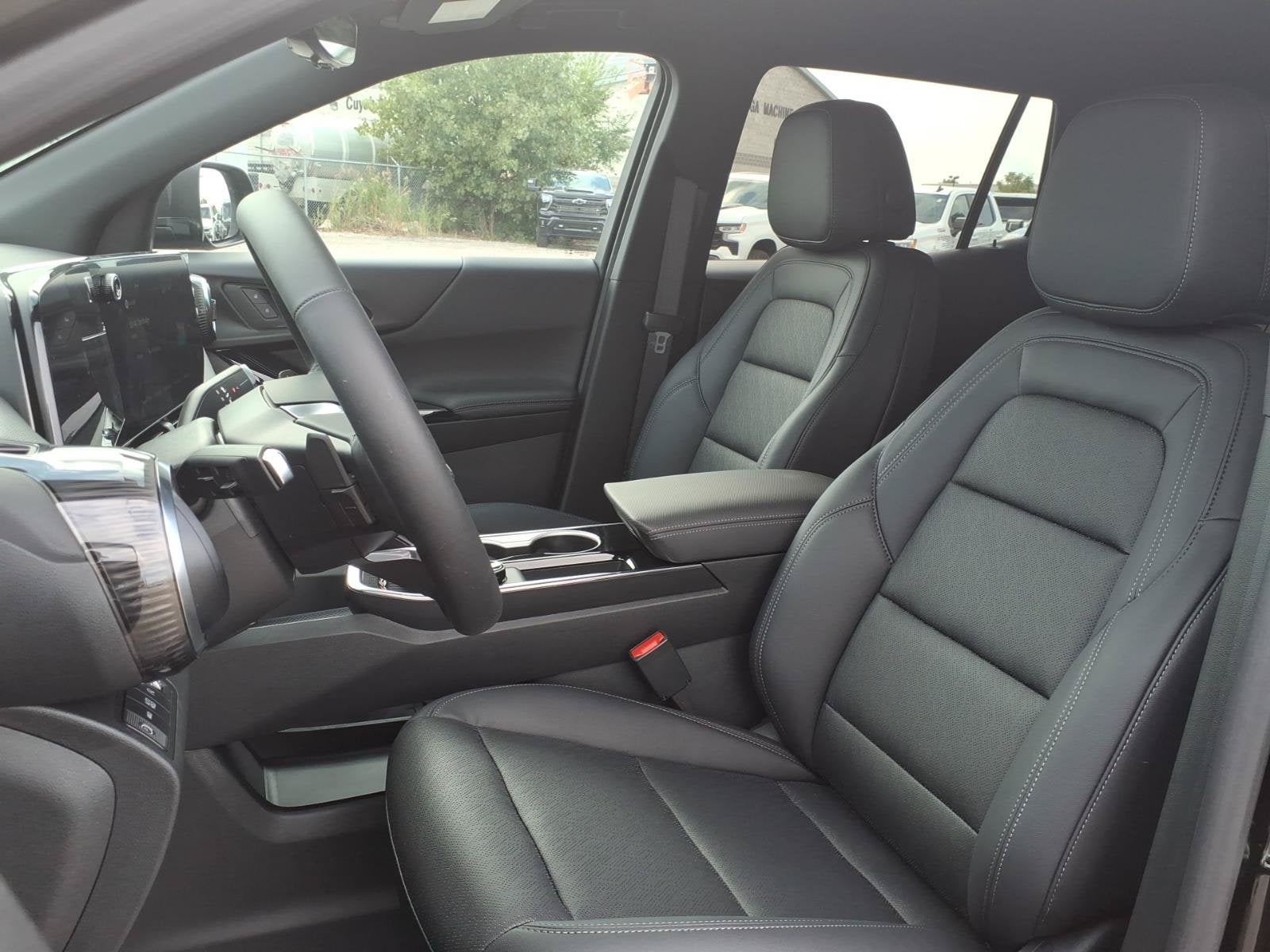 2027 Chevrolet Equinox LT - Photo 7