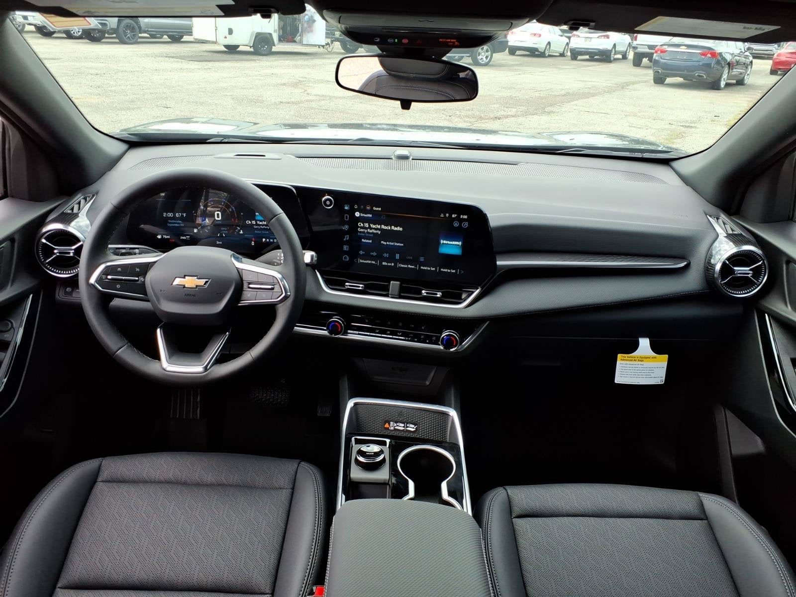 2027 Chevrolet Equinox LT - Photo 8