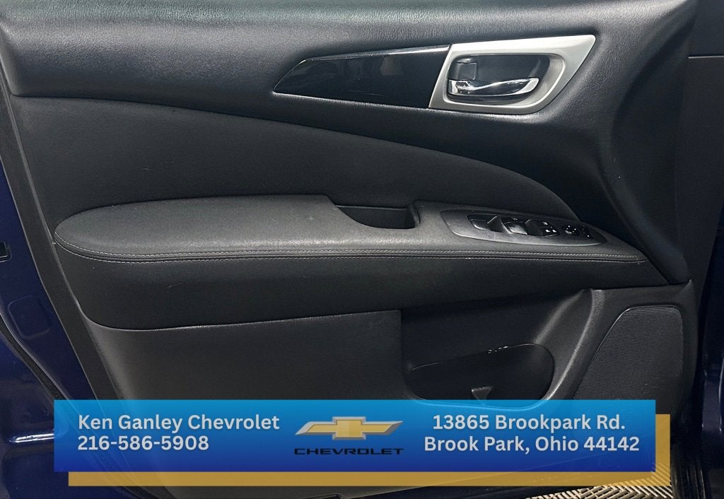 2017 Nissan Pathfinder S