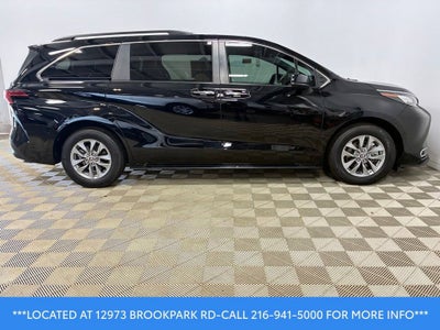 2022 Toyota Sienna XLE