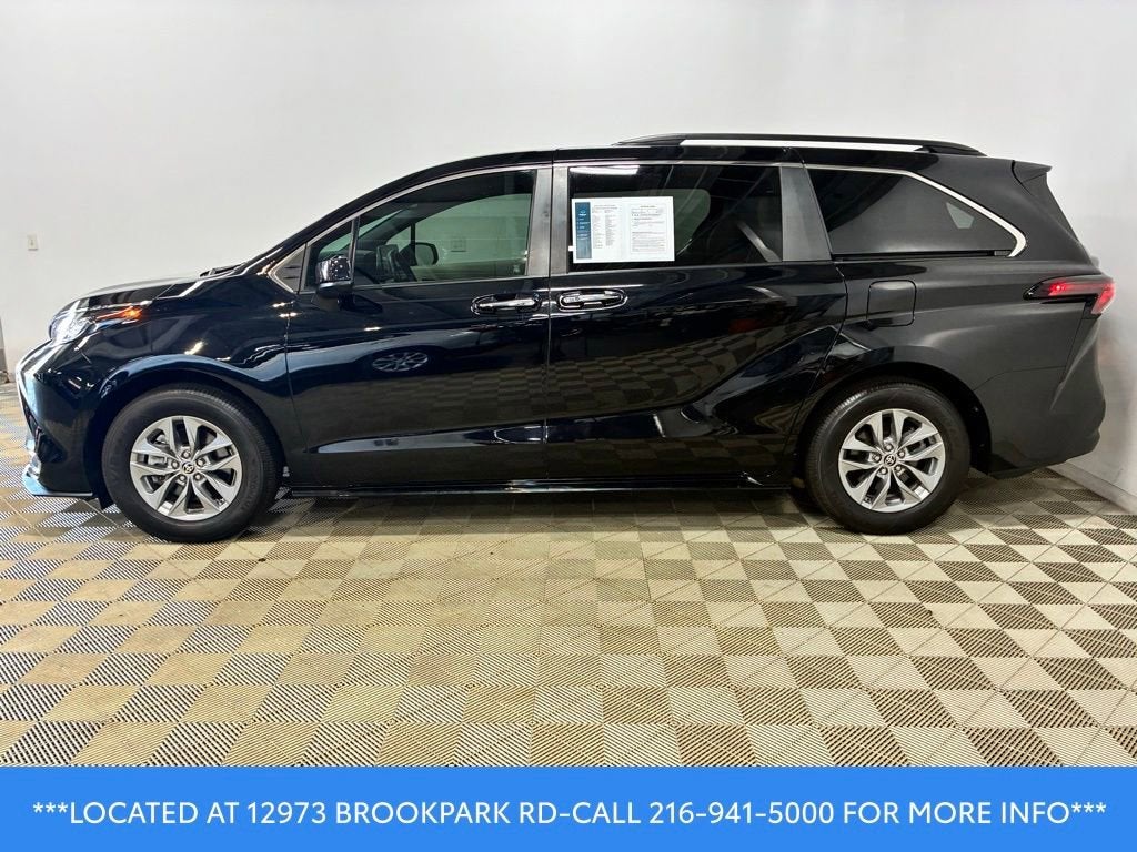 2022 Toyota Sienna XLE