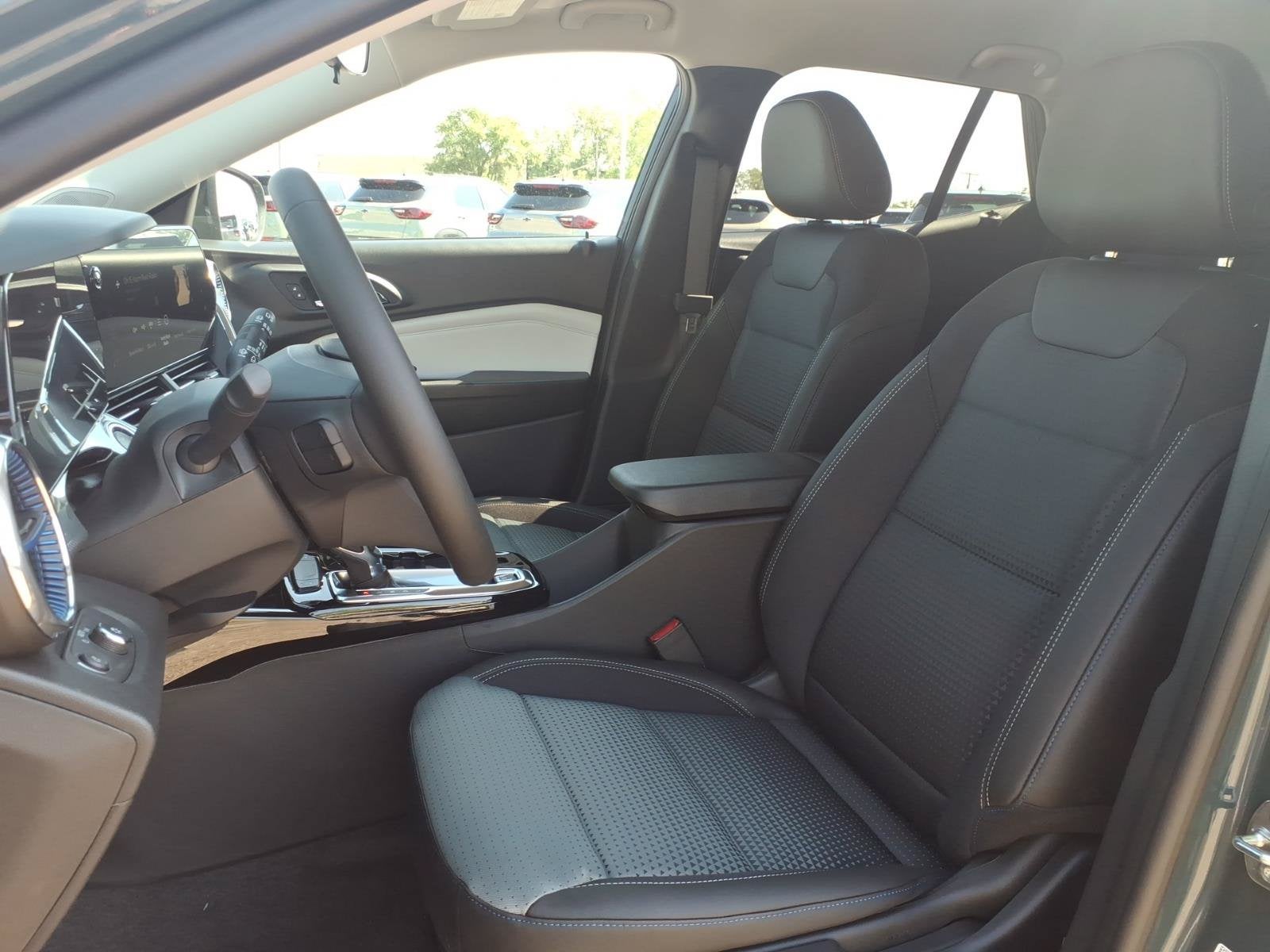 2026 Chevrolet Trax LT - Photo 6